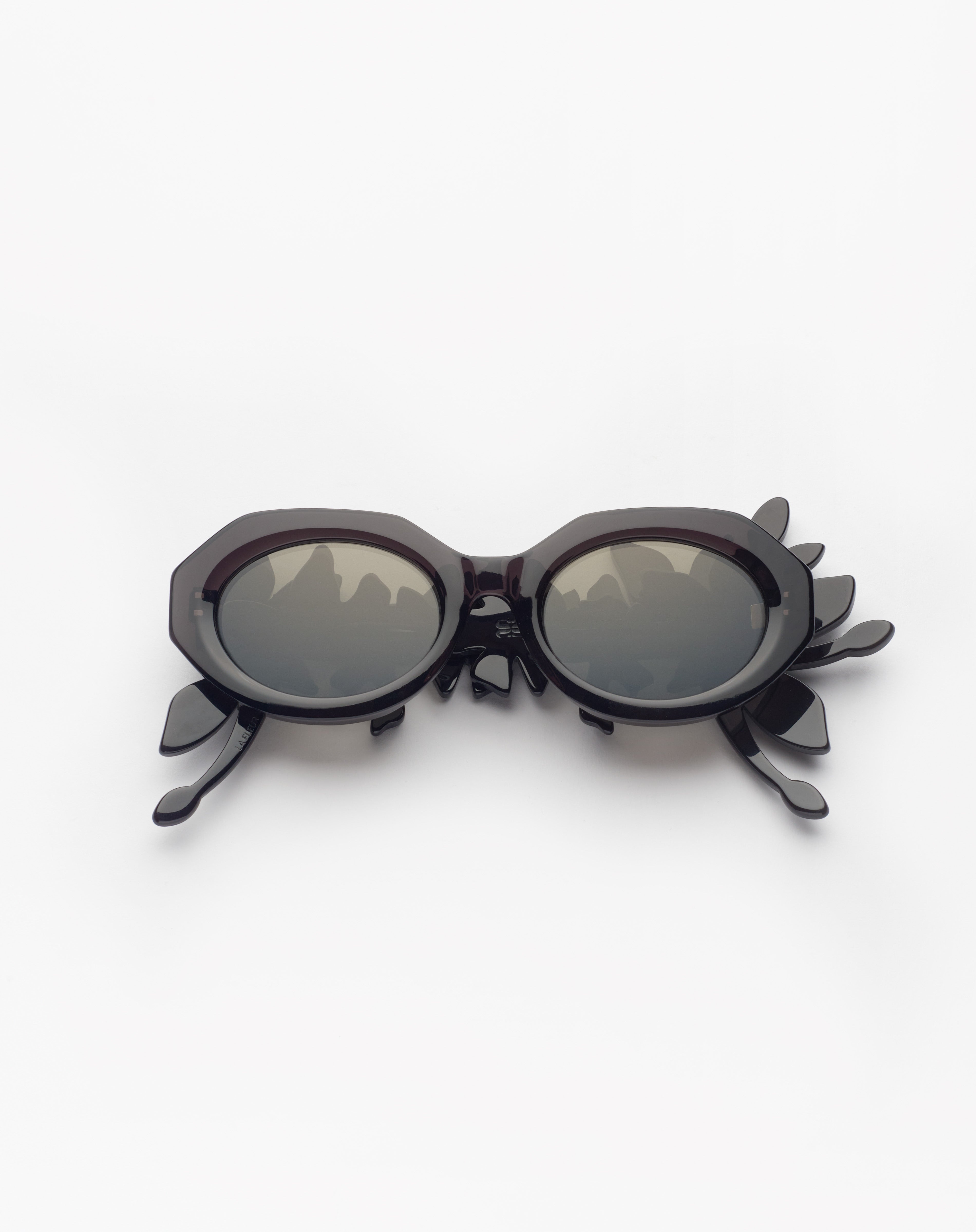 Flower sunglasses – Emmanuelle Khanh