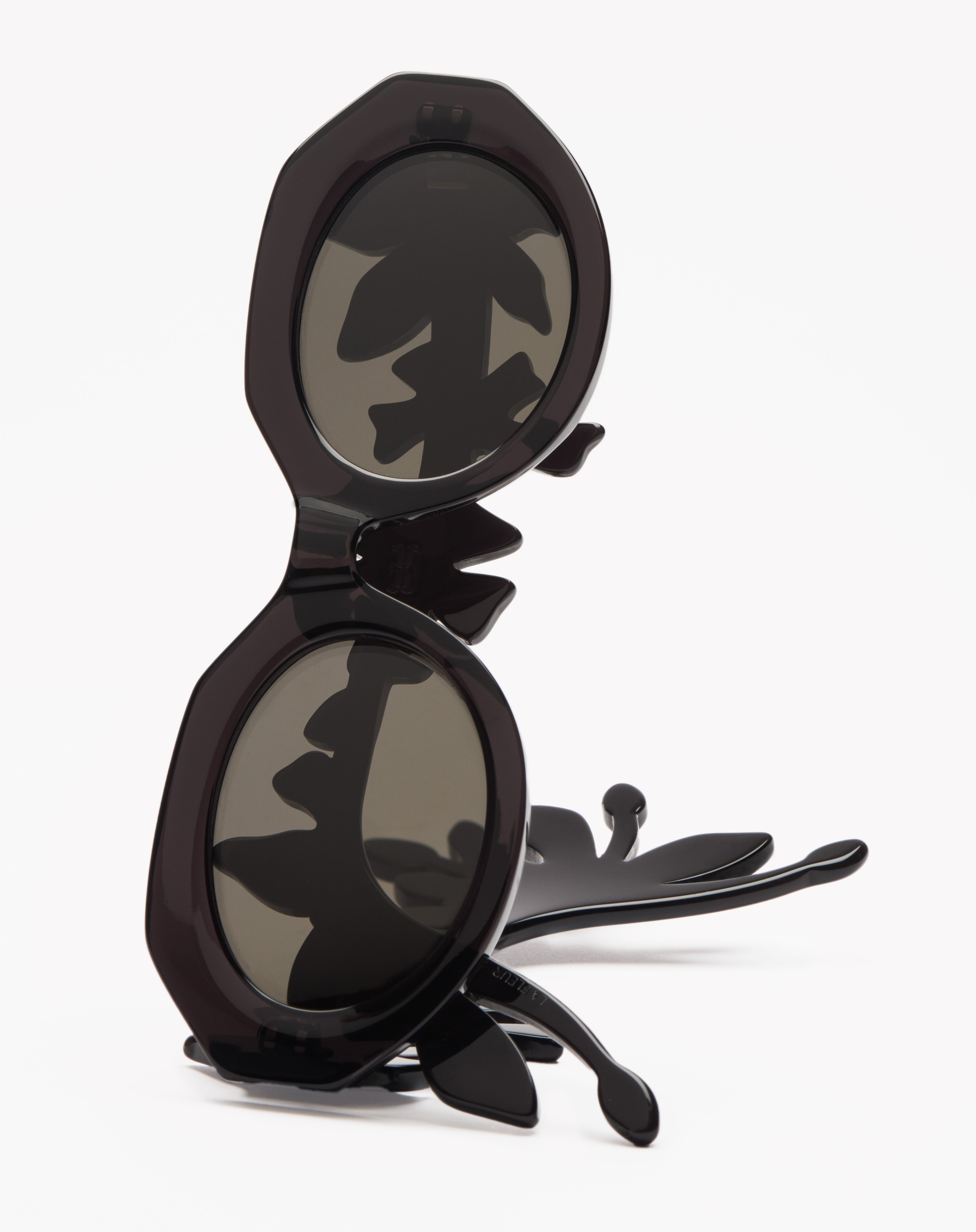 Flower sunglasses – Emmanuelle Khanh